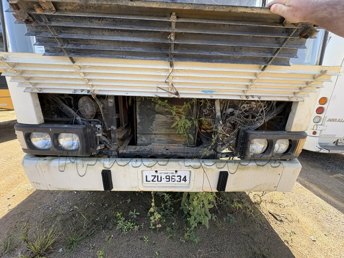 LOTE 011 - Ônibus