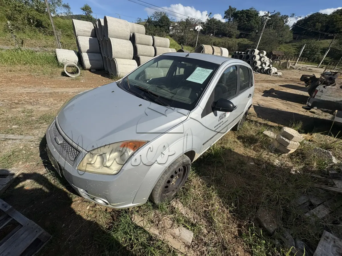 LOTE 012 - Automóvel