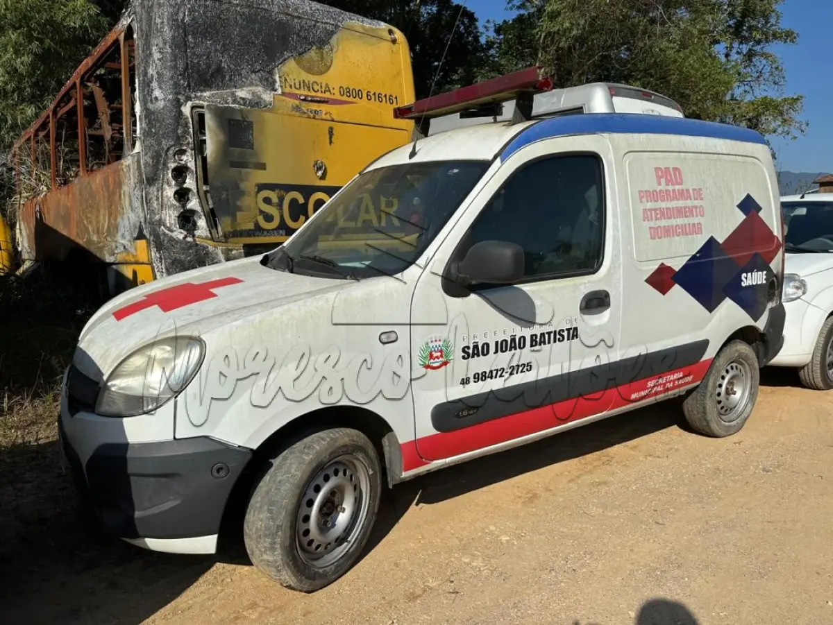 LOTE 006 - Automóvel