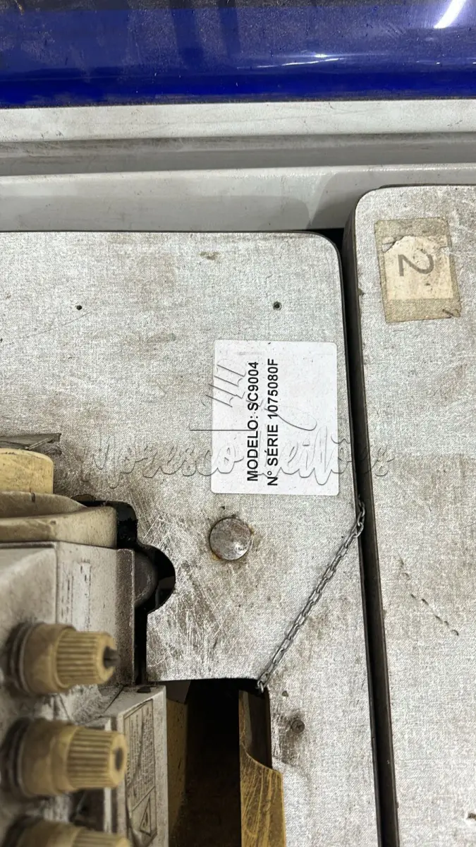 LOTE 001 - maquina de costura