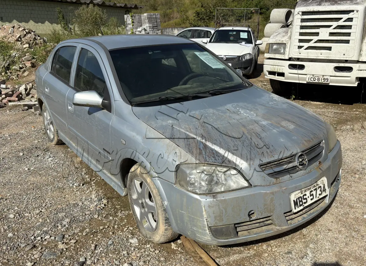 LOTE 003 - Automóvel