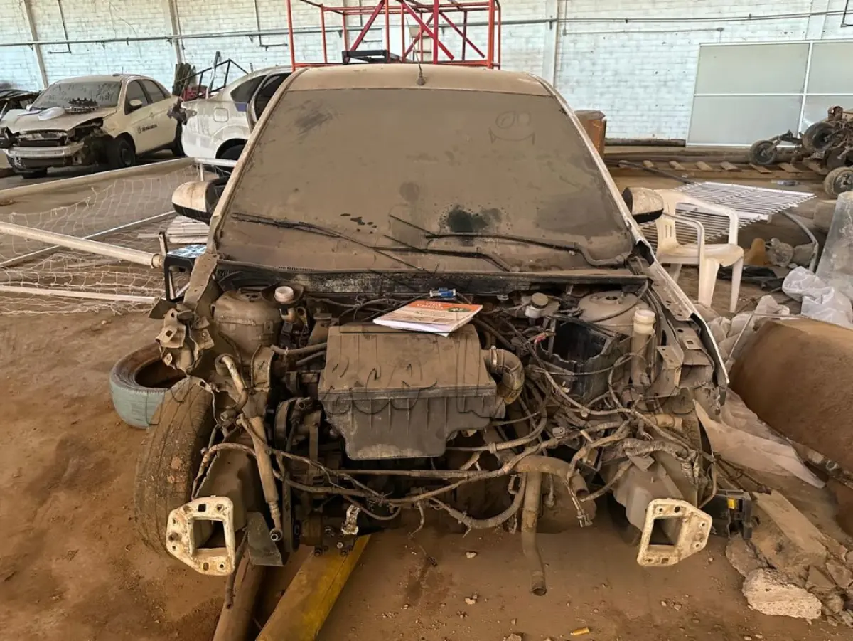 LOTE 004 - Automóvel