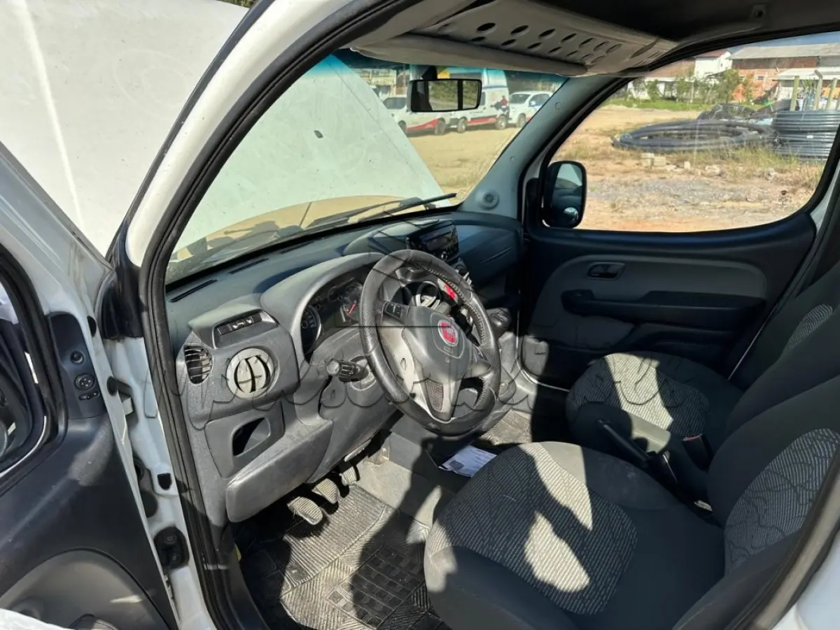 LOTE 011 - Automóvel