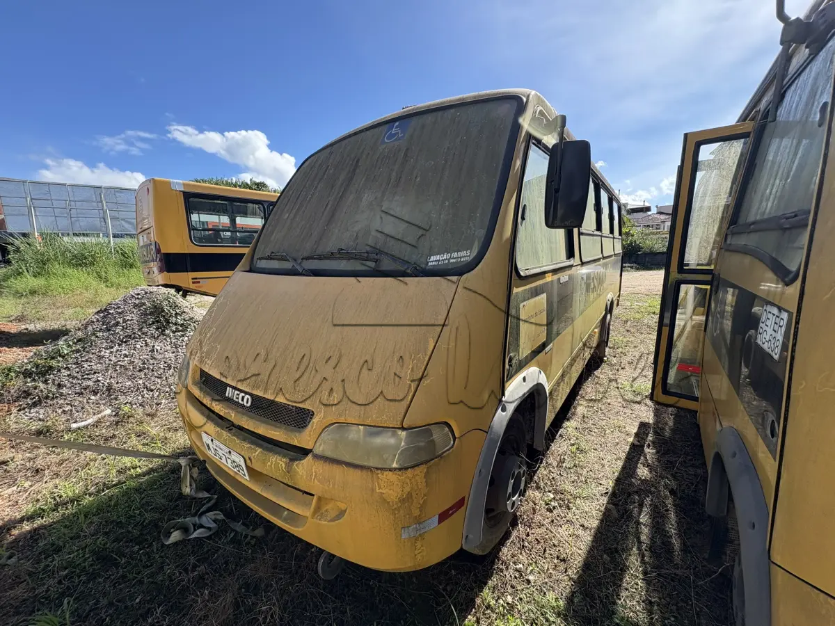 LOTE 009 - Micro Ônibus