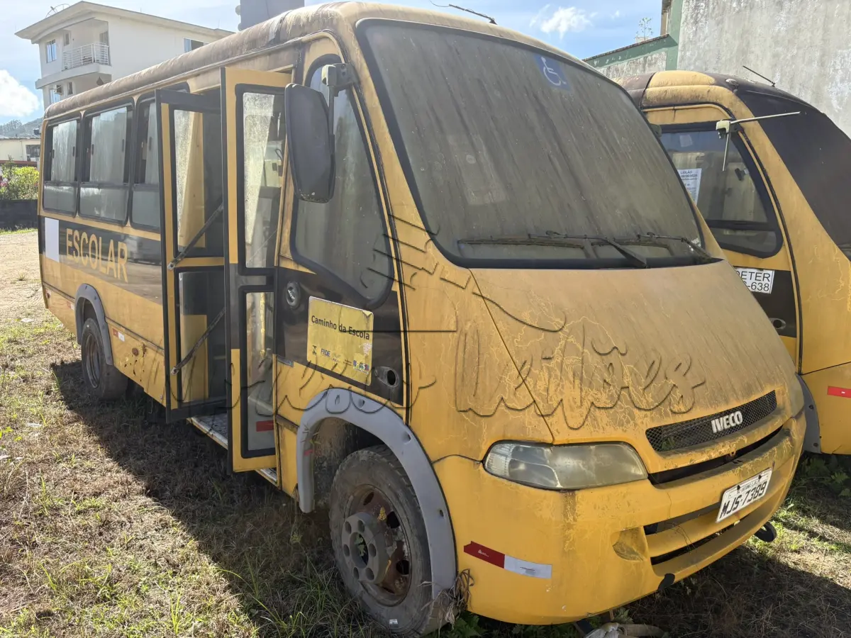 LOTE 009 - Micro Ônibus