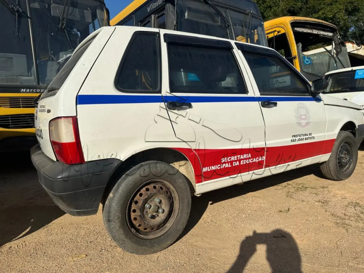 LOTE 021 - Automóvel