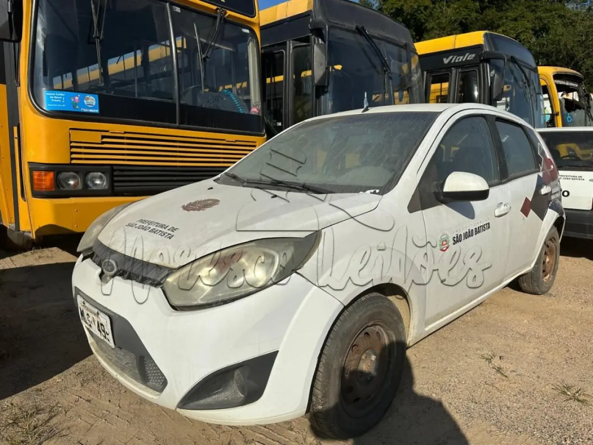 LOTE 016 - Automóvel