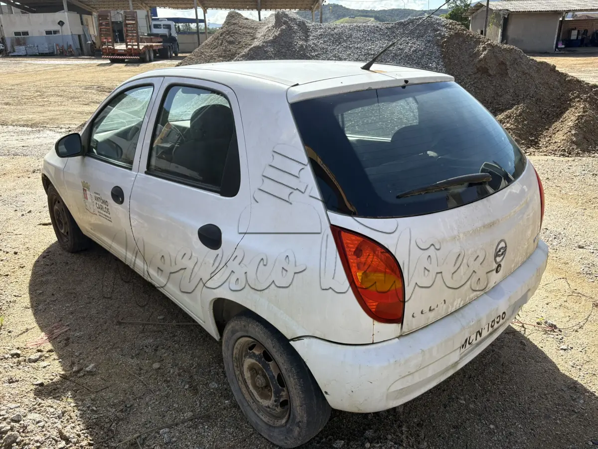 LOTE 014 - Automóvel