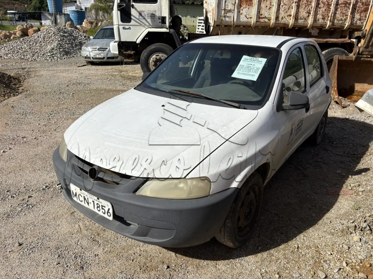 LOTE 014 - Automóvel