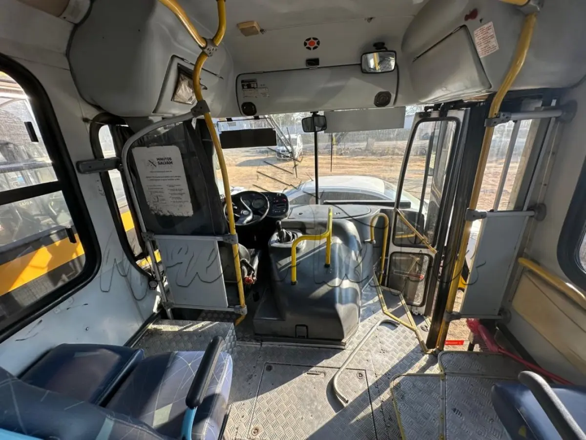 LOTE 024 - Ônibus