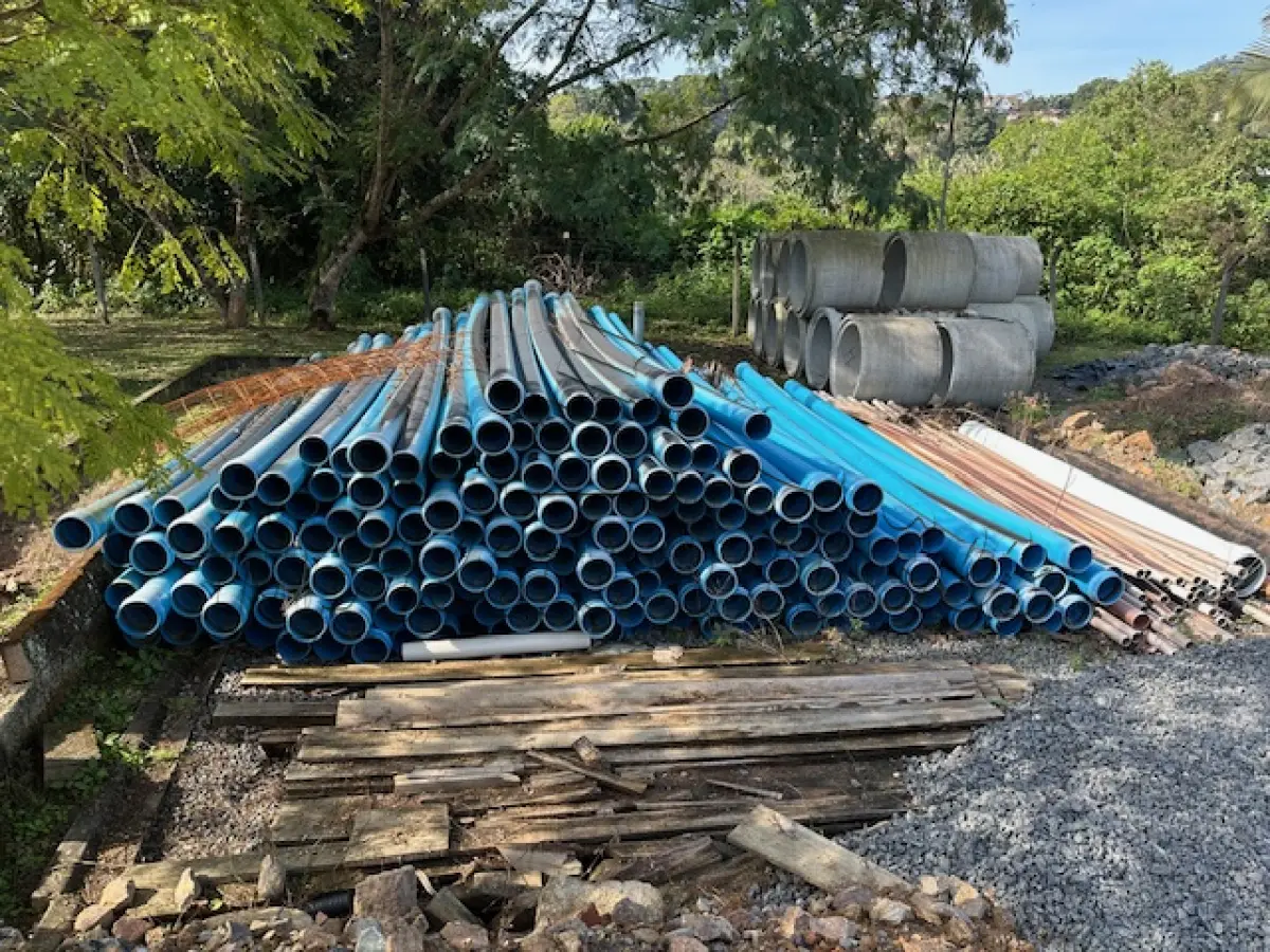 LOTE 002 - MATERIAL HIDRÁULICO COM DIVERSAS PEÇAS