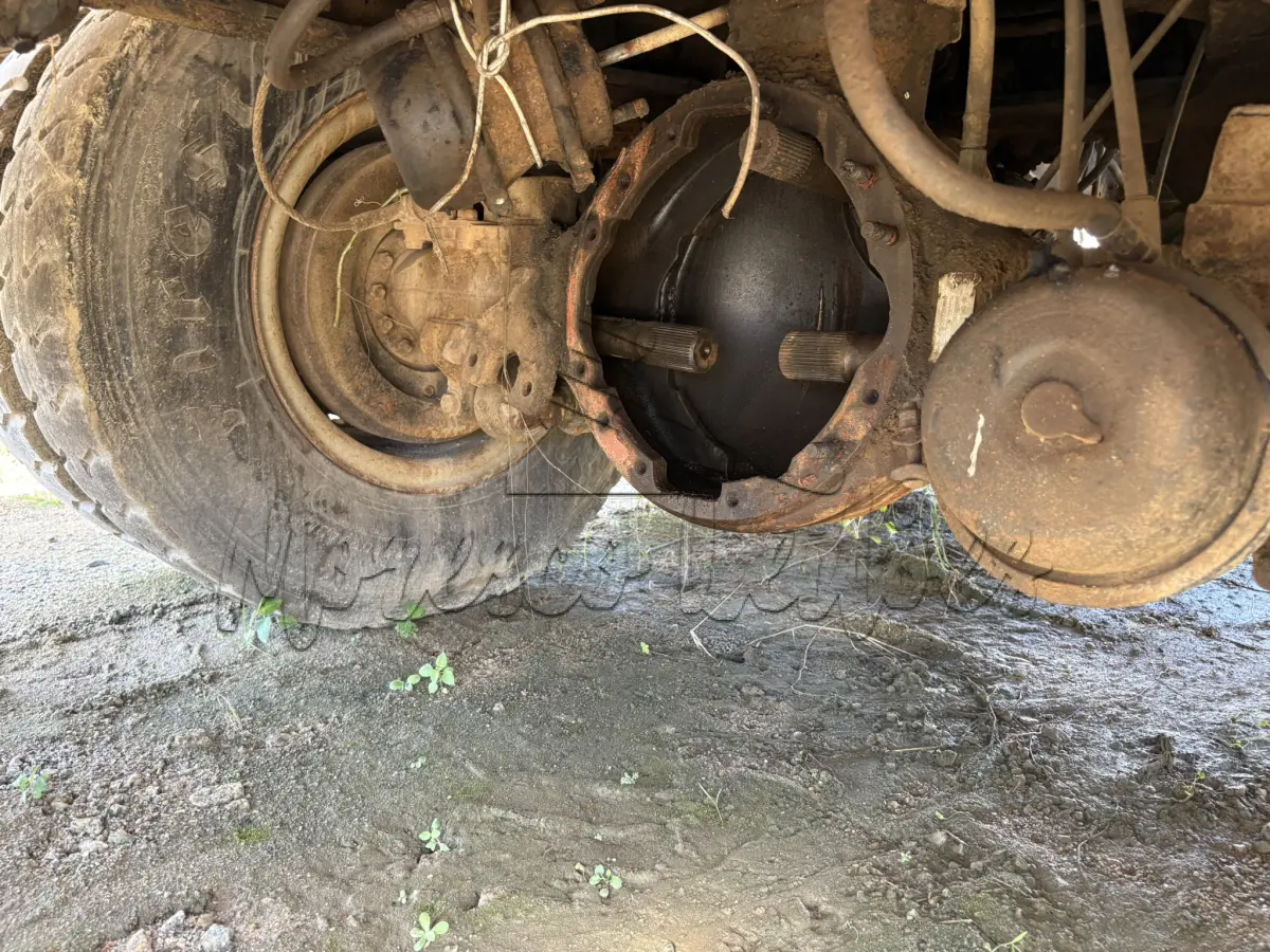 LOTE 005 - Caminhão