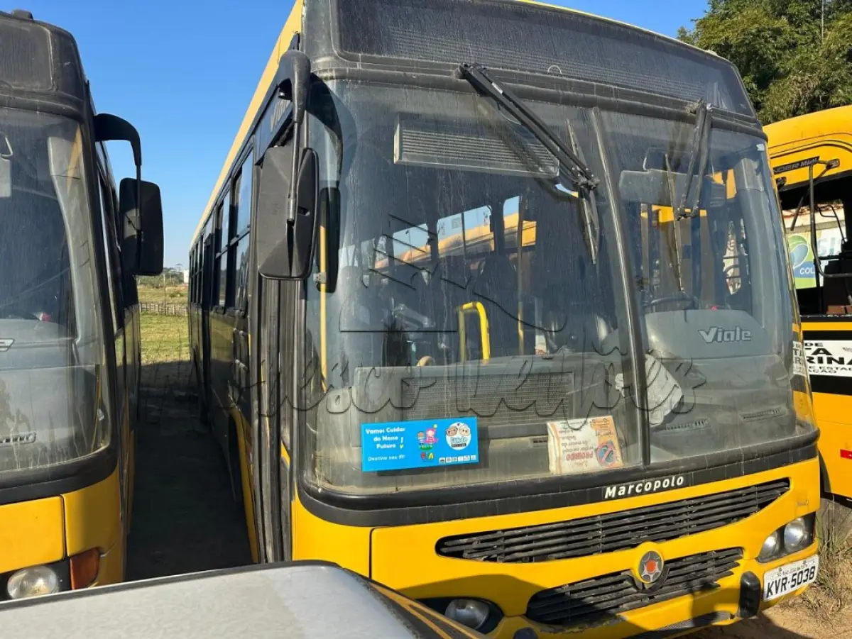LOTE 023 - Ônibus