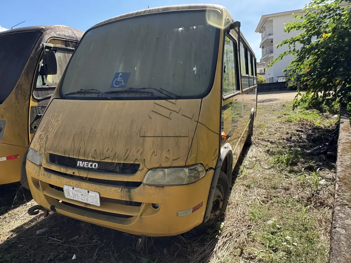LOTE 017 - Micro Ônibus