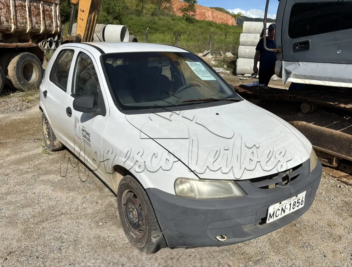 LOTE 014 - Automóvel