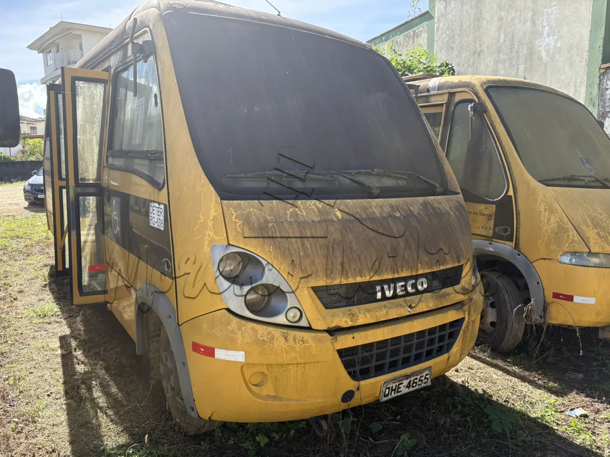 LOTE 010 - Micro Ônibus