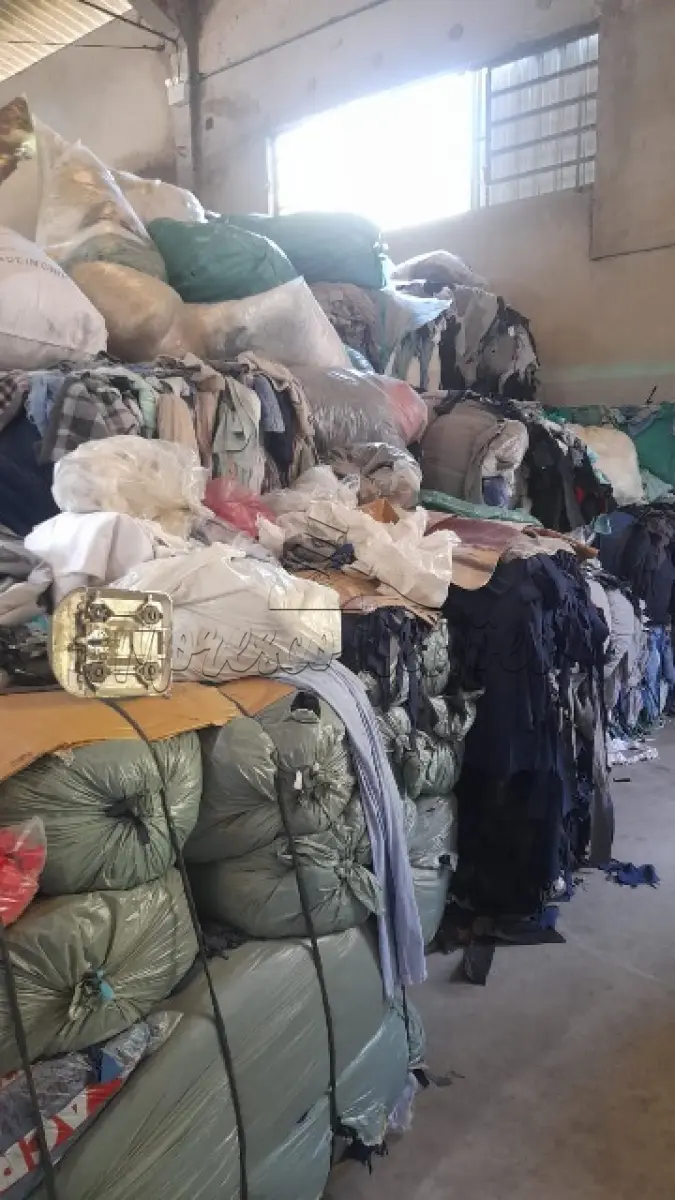 LOTE 001 - Pararas Texteis de cores