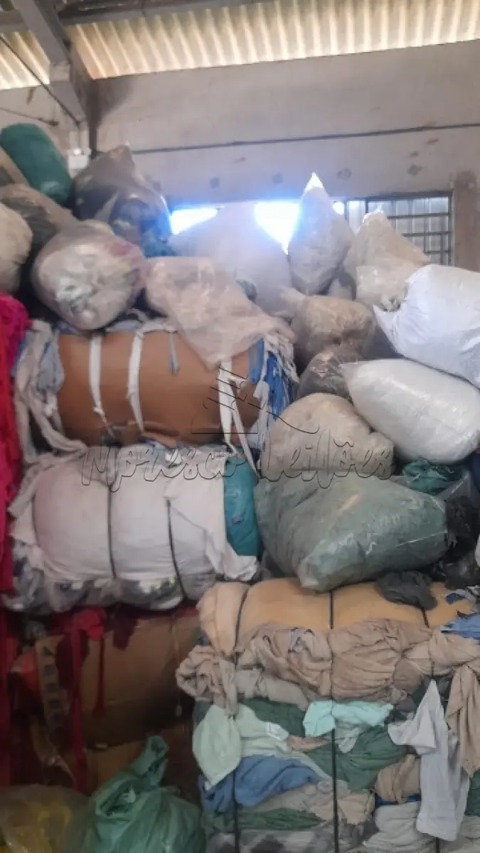 LOTE 001 - Pararas Texteis de cores