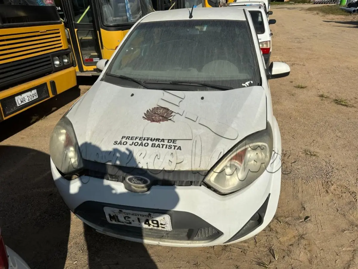 LOTE 016 - Automóvel