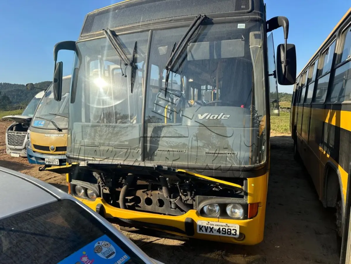LOTE 024 - Ônibus