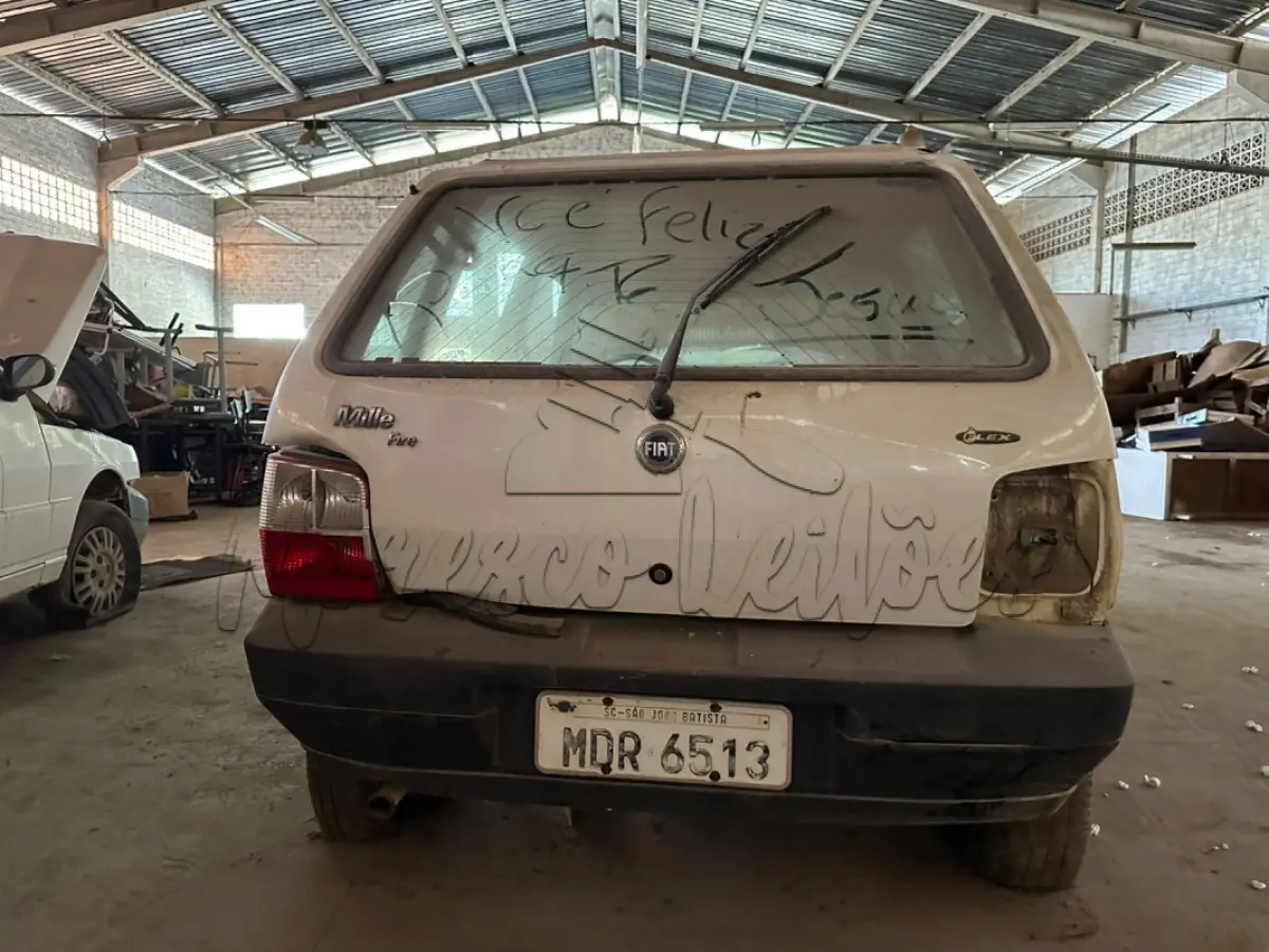 LOTE 002 - Automóvel