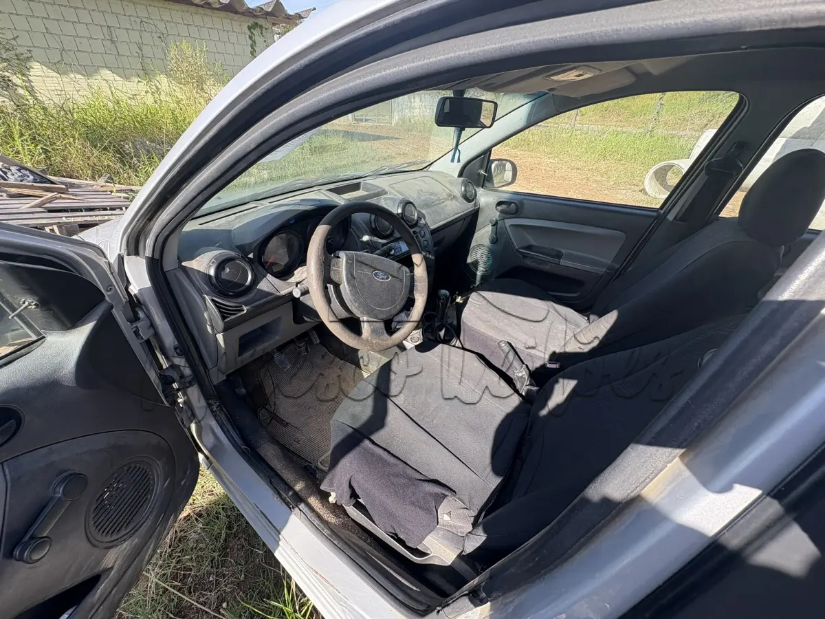 LOTE 012 - Automóvel