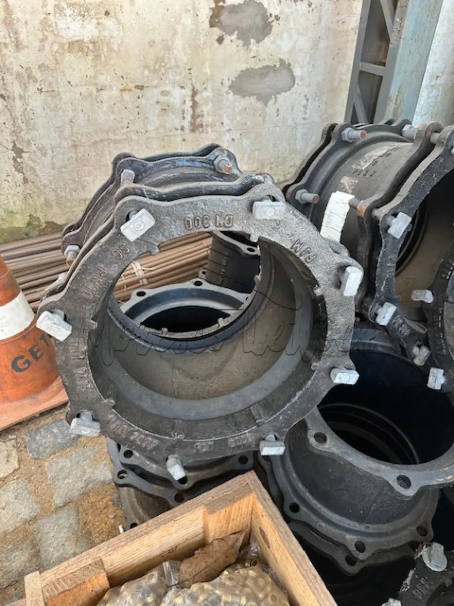 LOTE 001 - MATERIAL HIDRÁULICO COM DIVERSAS PEÇAS