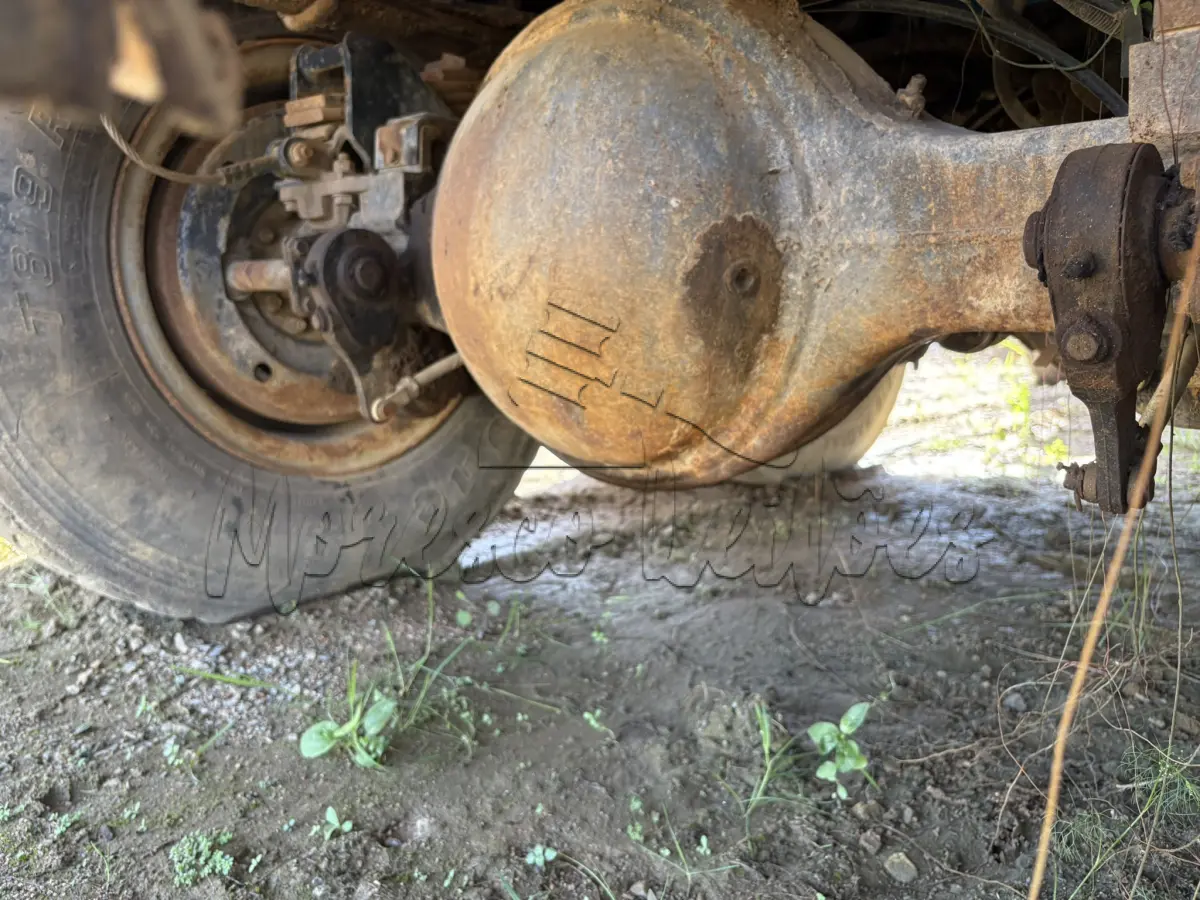 LOTE 005 - Caminhão