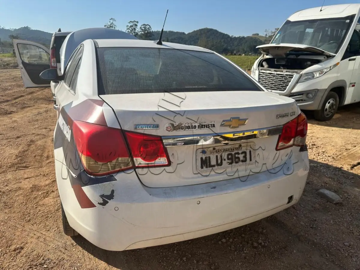 LOTE 017 - Automóvel