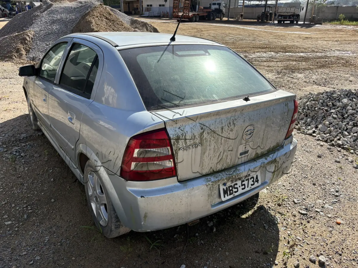 LOTE 003 - Automóvel