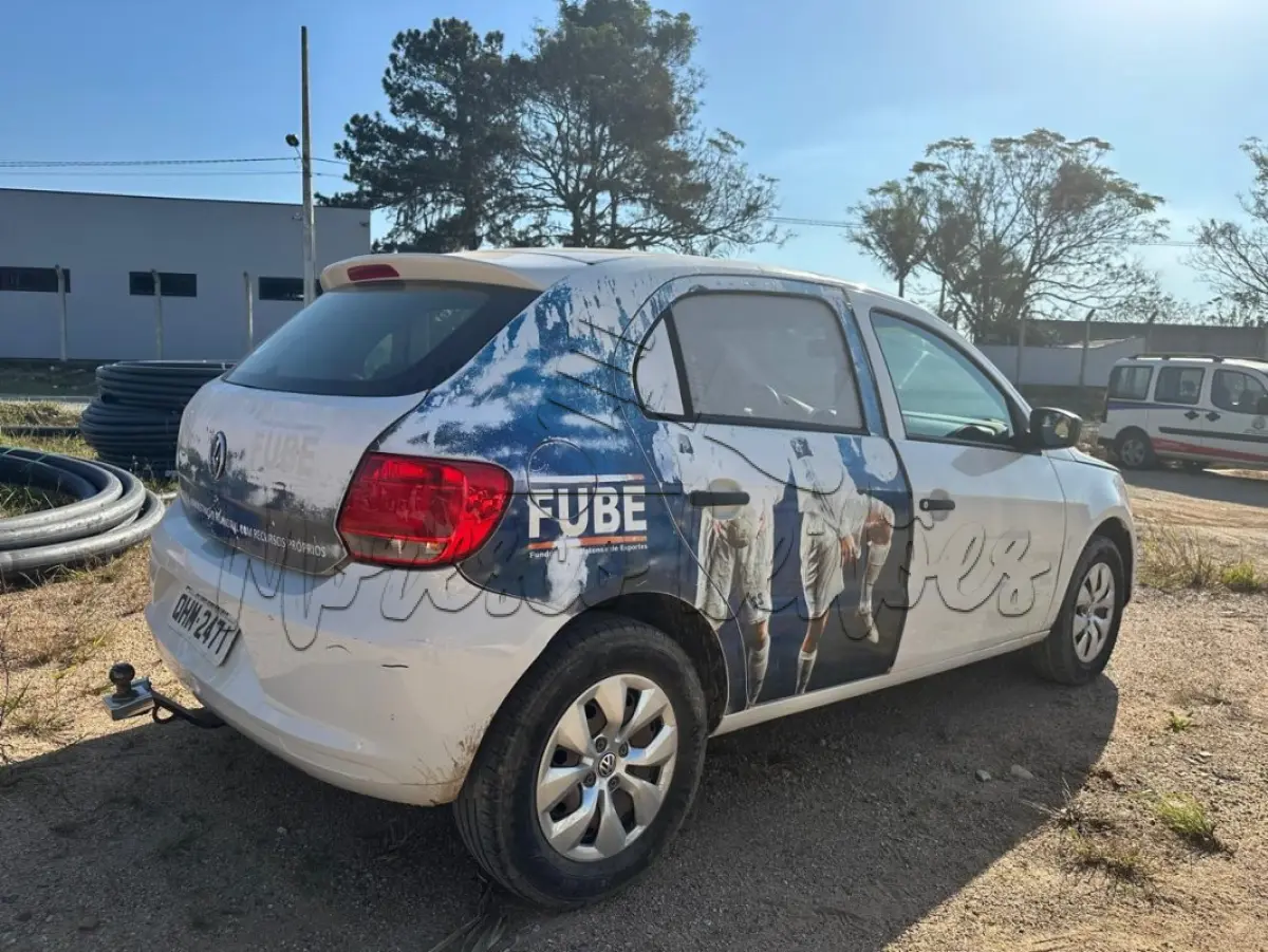 LOTE 018 - Automóvel