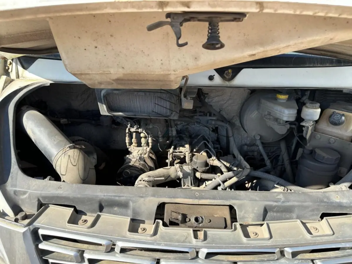 LOTE 008 - Microônibus