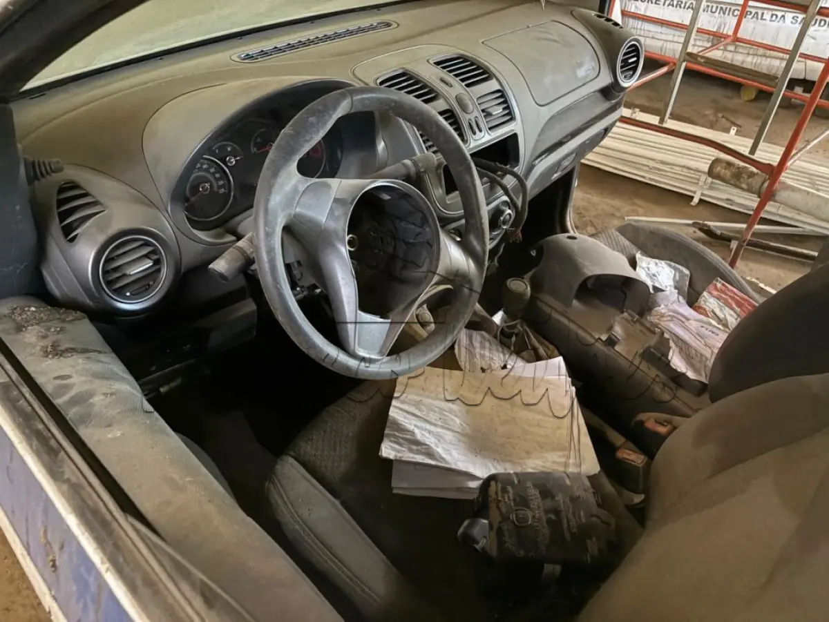 LOTE 001 - Automóvel