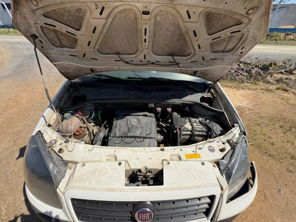 LOTE 011 - Automóvel