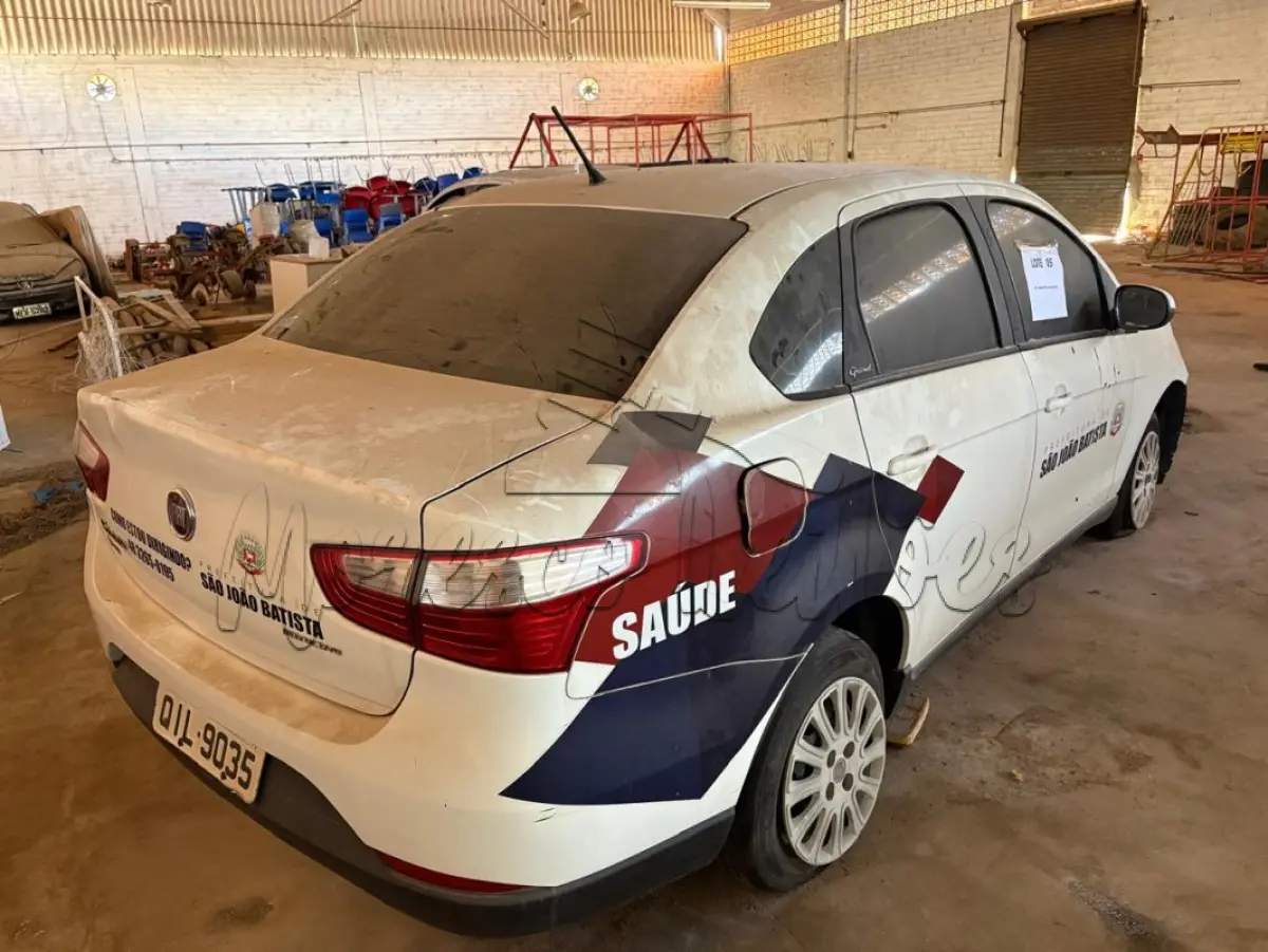 LOTE 005 - Automóvel