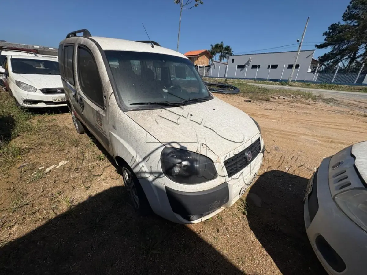 LOTE 013 - Automóvel