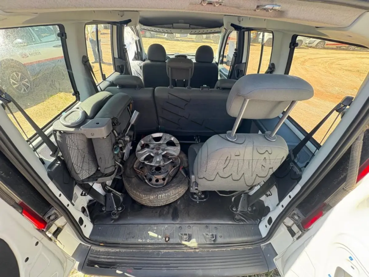 LOTE 011 - Automóvel