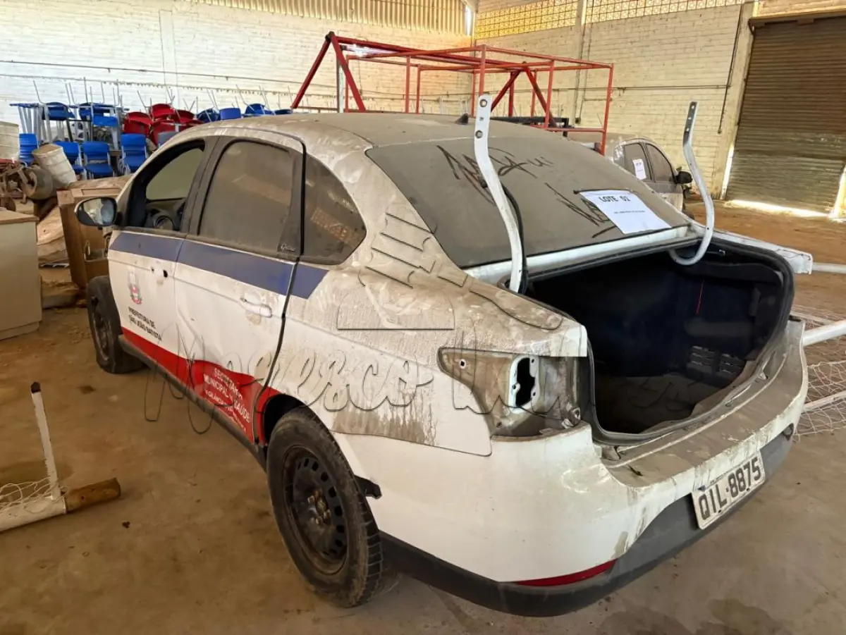 LOTE 001 - Automóvel