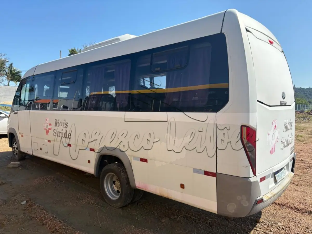 LOTE 008 - Microônibus