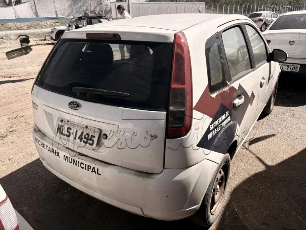 LOTE 016 - Automóvel