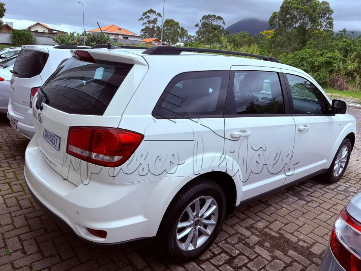 LOTE 005 - Automóvel