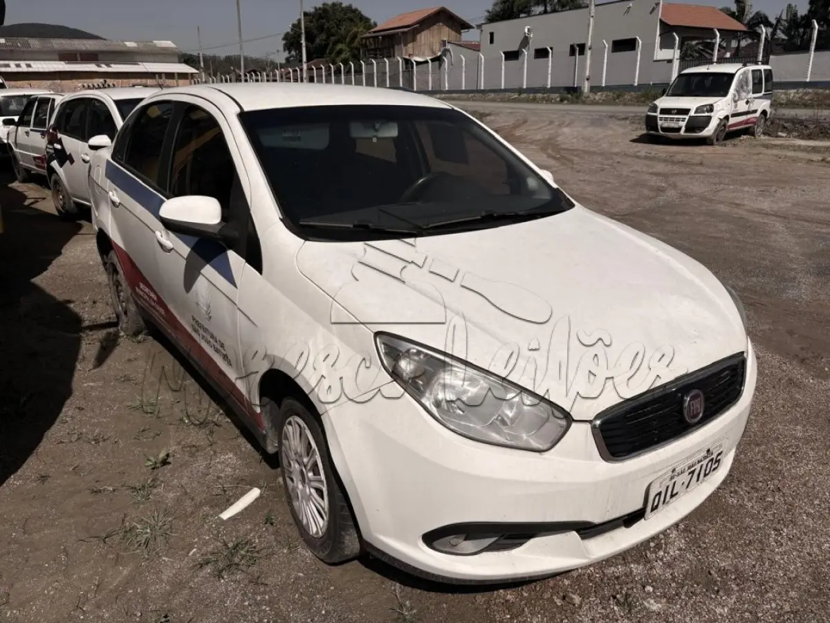 LOTE 015 - Automóvel