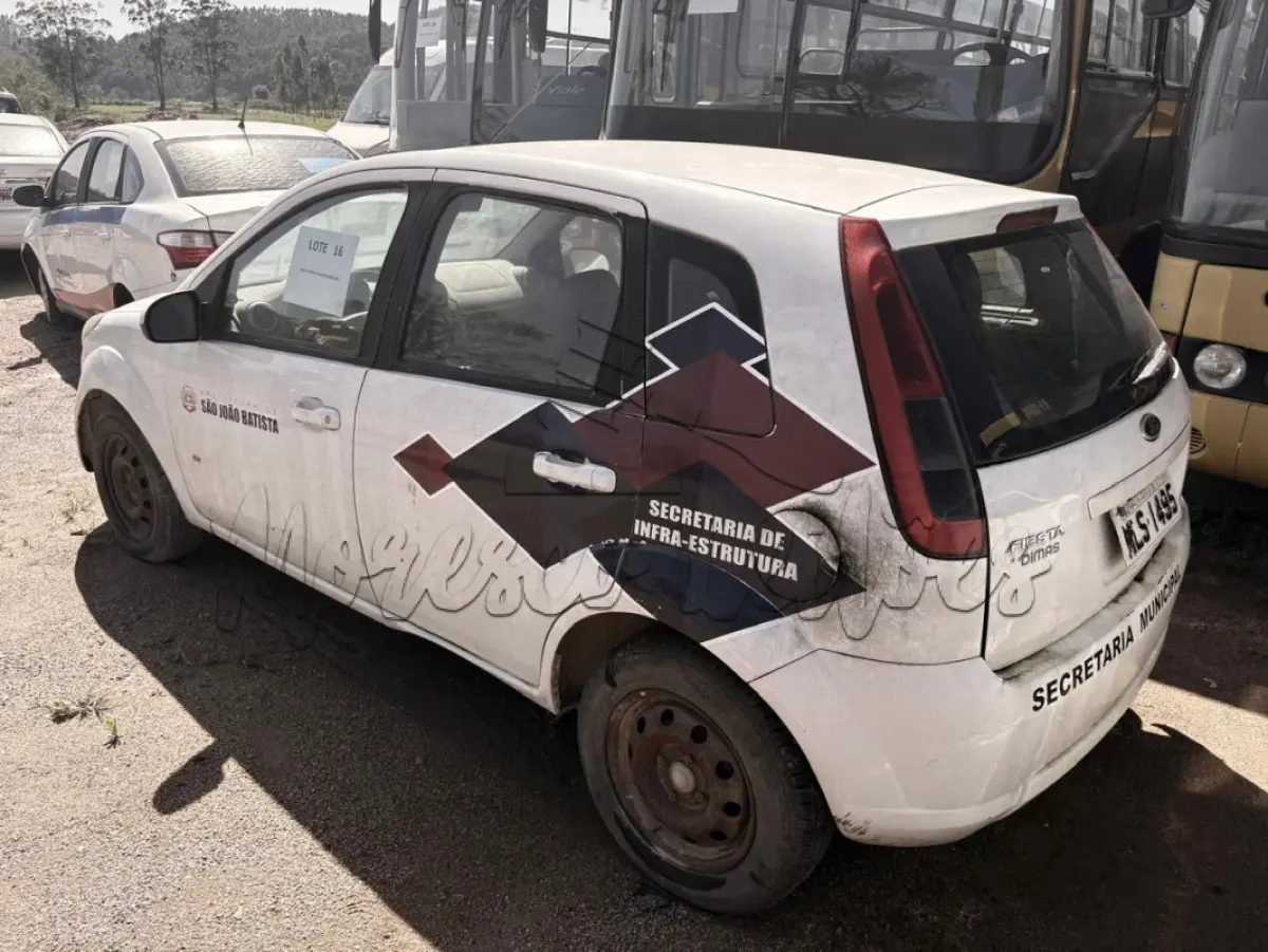 LOTE 016 - Automóvel