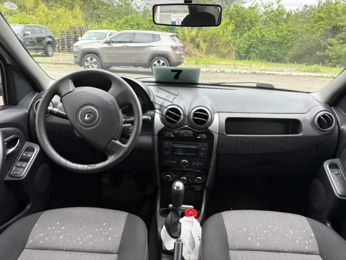 LOTE 008 - Automóvel