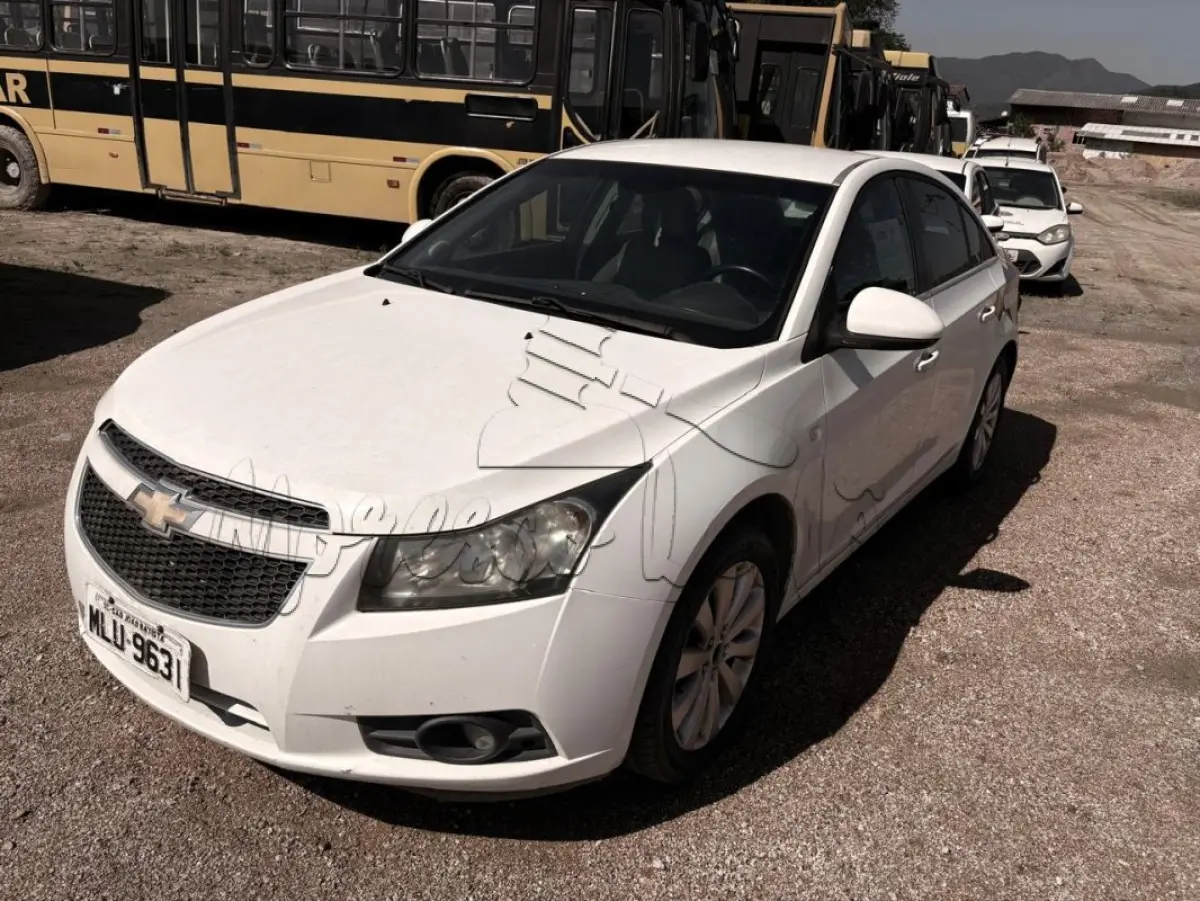 LOTE 017 - Automóvel