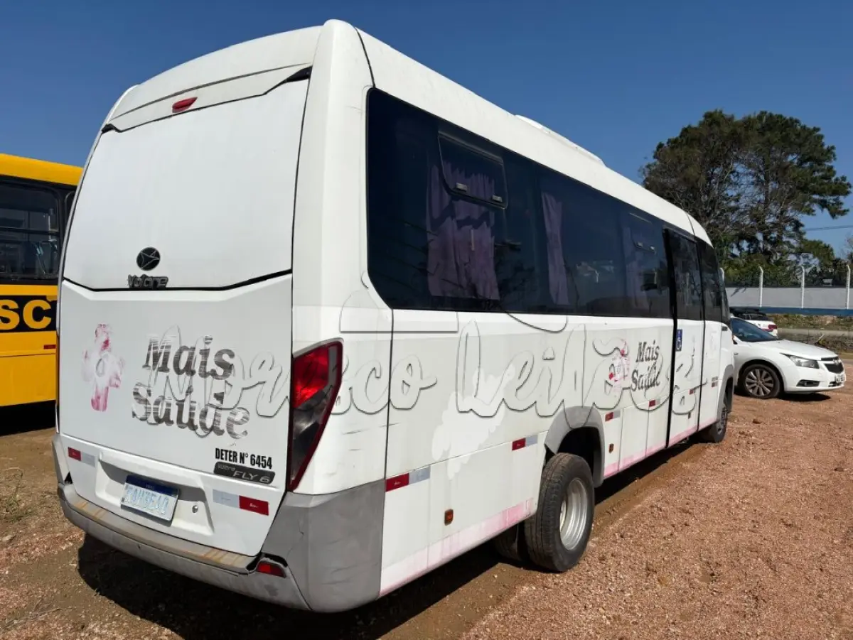 LOTE 008 - Microônibus