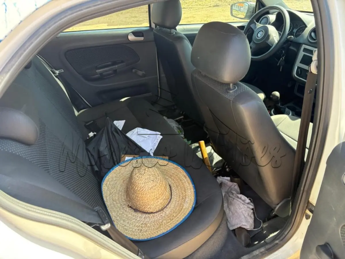 LOTE 018 - Automóvel