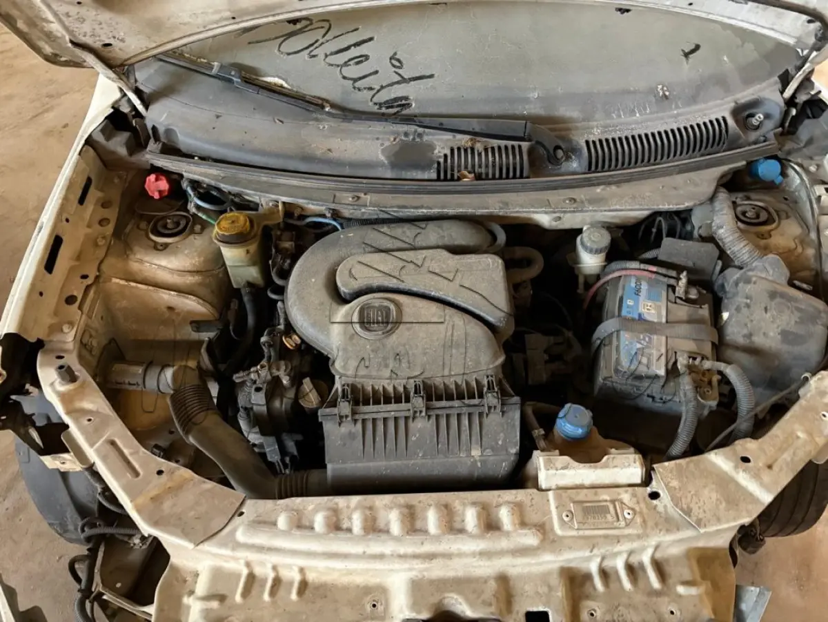 LOTE 005 - Automóvel