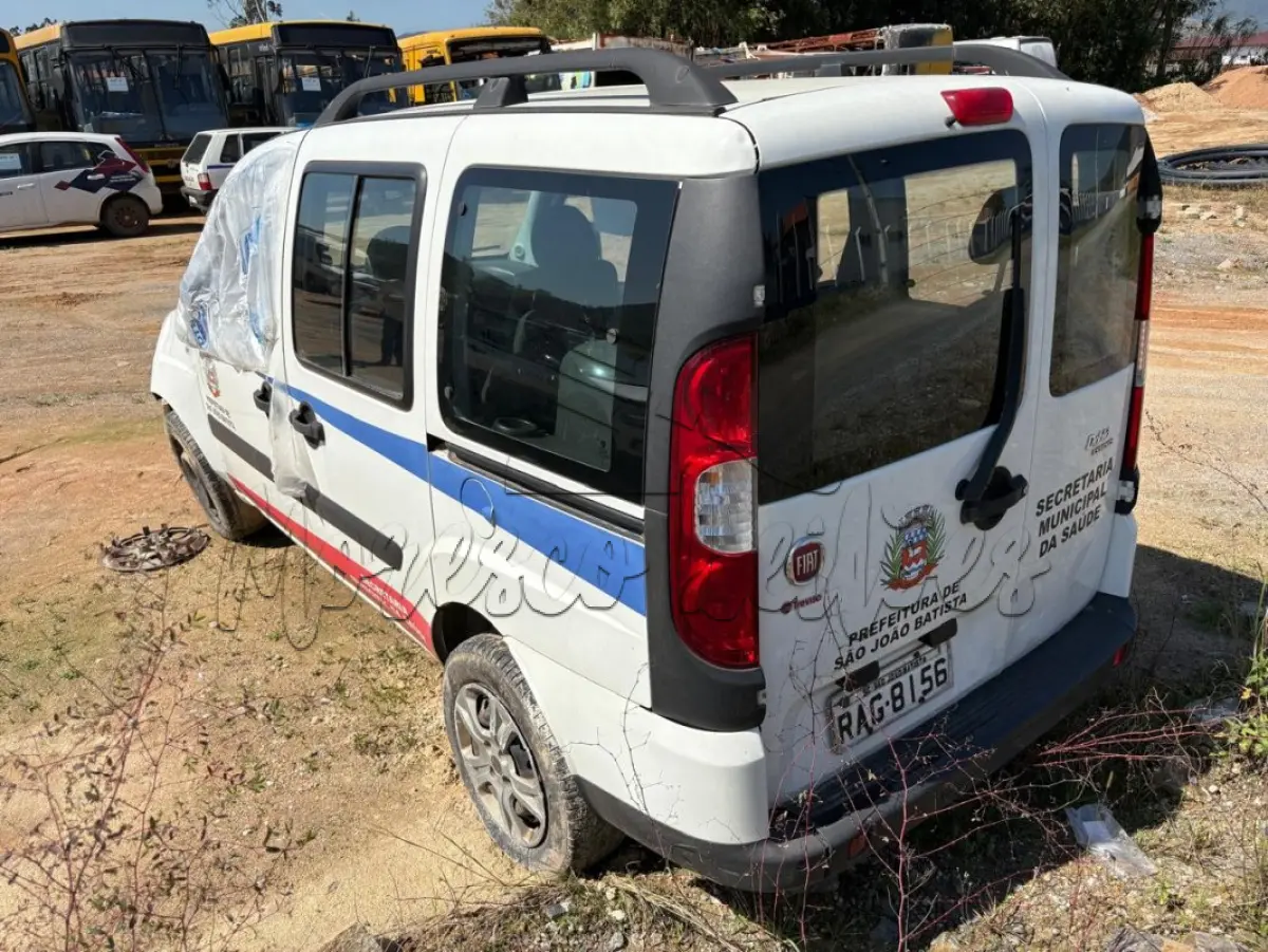 LOTE 011 - Automóvel