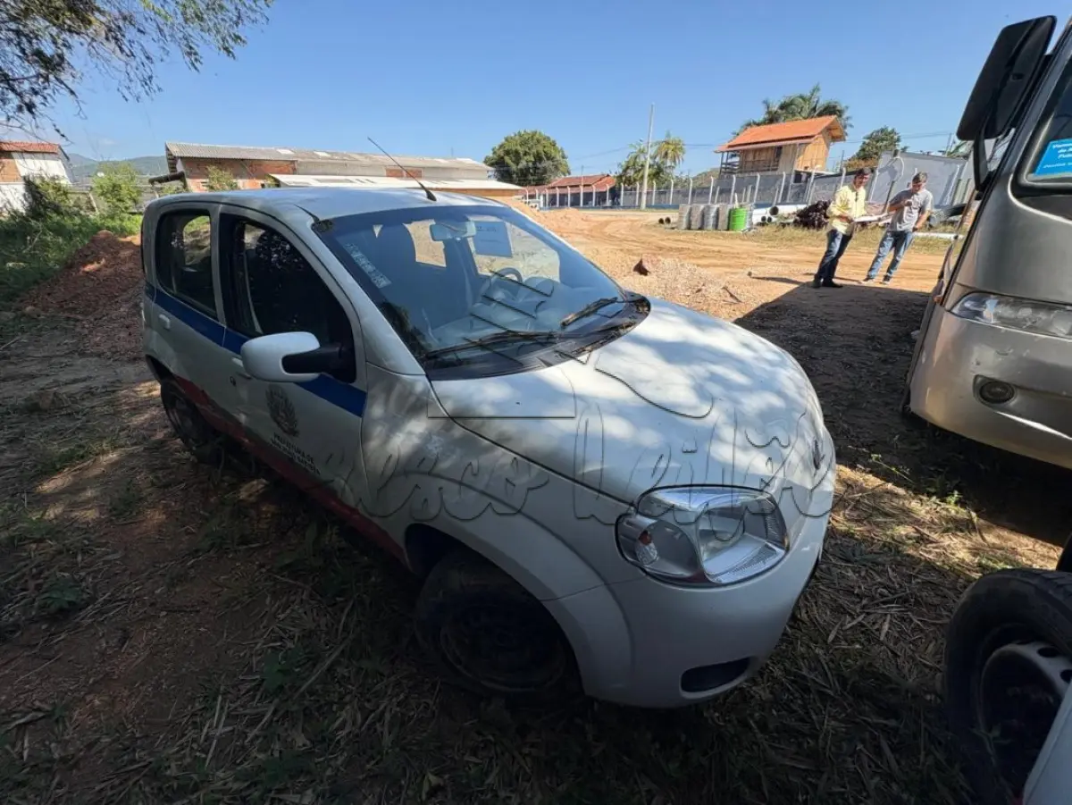 LOTE 022 - Automóvel